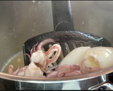 Foto del paso 1 de la receta: Garbanzos, chipirones y huevo frito