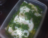 Foto del paso 2 de la receta: Tupper de merluza empanada y frita con papas cocidas