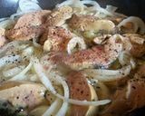Serpenyős, hagymás kacsamáj recept fázis 4 fotója