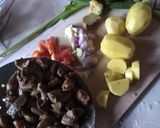Foto langkah ke 1 dari resep Tumis Kentang Ati Ampela Ayam.