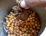 A picture of step 3 of High protein Chole masala.