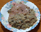 Foto del paso 5 de la receta: Chuletas de Sajonia guisadas con champiñones cremosos
