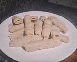 A picture of step 1 of Peri peri tandoori soya chap with curd dressing / dip.