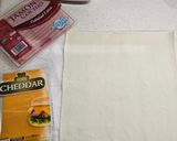Foto del paso 2 de la receta: Hojaldres de jamón cocido y queso cheddar
