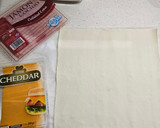 Foto del paso 2 de la receta: Hojaldres de jamón cocido y queso cheddar