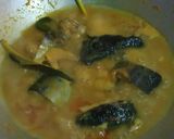 Foto langkah ke 6 dari resep Ikan Patin Bumbu Kuning Kemangi  Pedas.