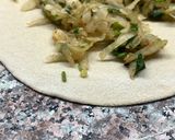 A picture of step 3 of Mooli ka paratha.