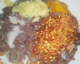 A picture of step 1 of Fry kaleji.