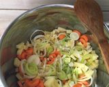 Zöldséges póréhagymaleves 🥕🥣 recept fázis 2 fotója