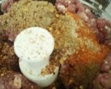 A picture of step 2 of Kachy qeemy ke kabab.
