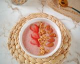 Foto langkah ke 3 dari resep Smoothie Bowl Strawberry Pisang.