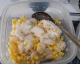 Foto langkah ke 2 dari resep Dadar gulung jagung hitam putih.