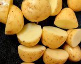 A picture of step 2 of My Leek+Potato Soup.
