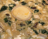 Foto del paso 17 de la receta: Quiche de espinacas y queso de cabra con uvas pasas, vegetariana