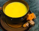 A picture of step 2 of Kachi haldi doodh.