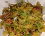 A picture of step 3 of Crispy Fried Mussel Pancake.
