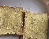 A picture of step 3 of Egg and sardine toasted bread.