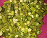 A picture of step 2 of Bhindi ki bhujya.