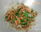 รูปขั้นตอนการทำที่ 4 ของ ผัดกะเพราแหนม-หมูสับ