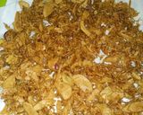 Foto langkah ke 3 dari resep Bawang goreng renyah.