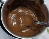 A picture of step 6 of Light Bounty Bars with Dates and Coconut Oil.