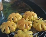 Foto langkah ke 5 dari resep Roti Manis Labu Kuning (Isi Selai Anggur).