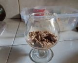 A picture of step 3 of Ice cream and Berry Parfait.