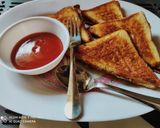 मिक्स व्हेज इटालियन चीज सँडविच (mix veg cheese sandwich recipe in marathi) रेसिपी स्टेप 8 फोटो 