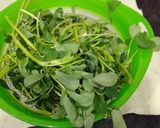A picture of step 1 of Leafy Methi Saag with Corn.