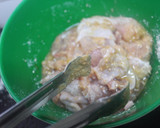 Foto del paso 8 de la receta: Contramuslo de pollo rebozado con pimientos fritos
