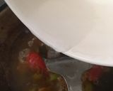 Foto langkah ke 2 dari resep Sup Tomat Telur.
