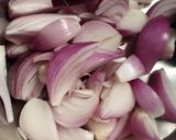 পেঁয়াজ চচ্চড়ি(Onion chorchori recipe in Bengali) রেসিপি ধাপ - 1 ছবি
