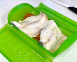 Foto del paso 4 de la receta: Dorada en microondas en 10 minutos (con el estuche de vapor de Lékué)