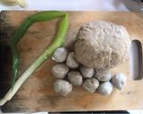 Foto langkah ke 1 dari resep Tumis Bakso Mercon 🌶💥.