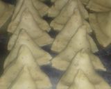 A picture of step 8 of Allu samosa.