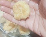 A picture of step 4 of Dahi bhalla.