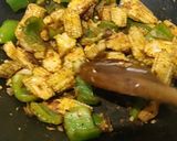 बेबी कॉर्न कॅप्सिकॅम बिर्याणी (babycorn capsicum biryani recipe in marathi) रेसिपी स्टेप 3 फोटो 