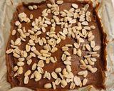 Foto del paso 1 de la receta: Cuadrados de chocolate, maní y dulce de leche