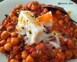Foto del paso 7 de la receta Garbanzos con fritada de atún y huevo poché