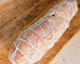 Foto del paso 3 de la receta: Redondo de pavo relleno de champiñones y queso en salsa