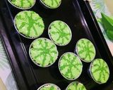 Foto langkah ke 5 dari resep Bolu kukus semangka.