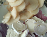 Foto del paso 2 de la receta: Tosta de pera y rulo de cabra con nueces