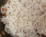 વેજીટેબલ આટા નૂડલ્સ (Vegetable Atta Noodles Recipe In Gujarati) રેસીપી સ્ટેપ2ફોટો
