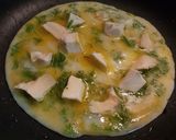 صورة لخطوة 2 من وصفة بيض بالشبت والجبن 🍳🙂