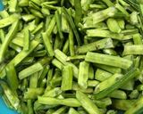 A picture of step 1 of Cluster bean curry with raw mango.