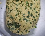 A picture of step 3 of Methi thepla.