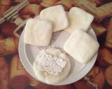 Foto del paso 3 de la receta: Cuadraditos de Yuca Rellenos con Queso