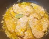 Foto del paso 4 de la receta: Lomo de cerdo con vegetales en salsa suave de vino y cúrcuma