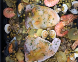 Foto del paso 2 de la receta: Pez espada con marisco al horno