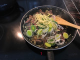 Wok de hígado con verduras
